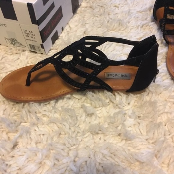 sandals - Picture 2 of 4